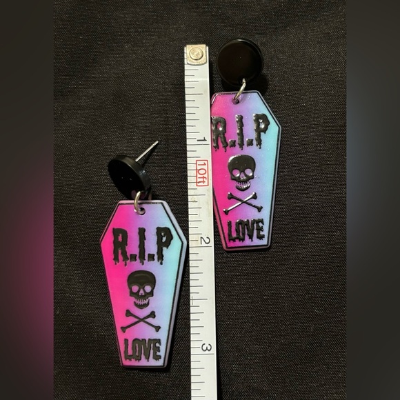 Coffin Earrings - Picture 2 of 2